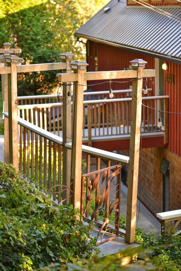 Salishan Tree House Suite Cowichan Bay Exterior photo